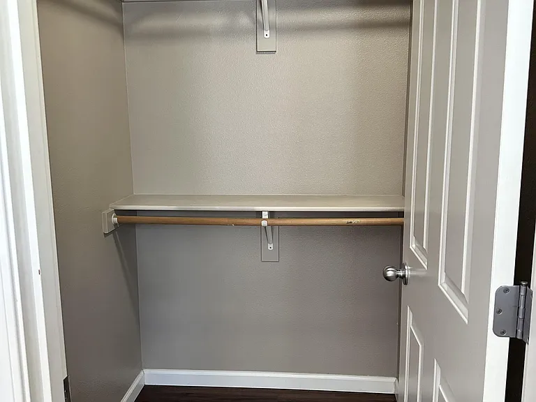 227 Pioneer Dr — Photo 18