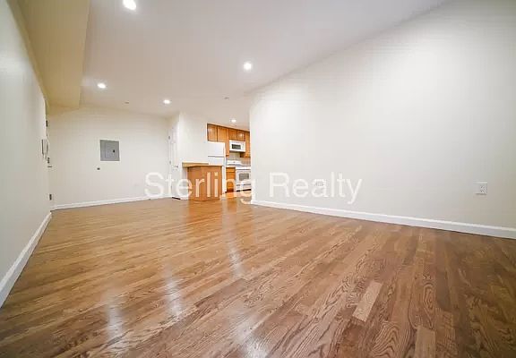 5th image of 2821 Astoria Blvd APT 4B