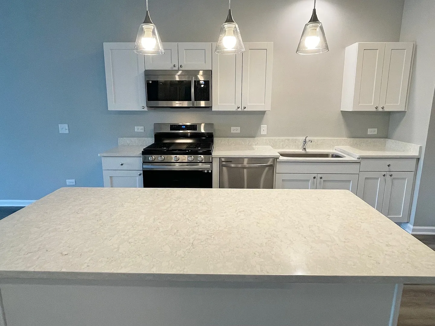 1 bed, 774 sqft, $1,835 — Photo 3