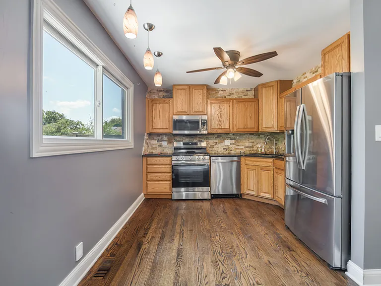 713 Acadia Ct — Photo 12