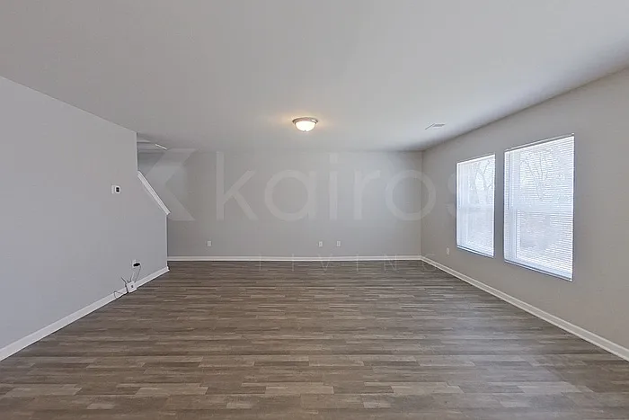 4 bed, 3.0 bath, 2010 sqft, $2,045 — Photo 3