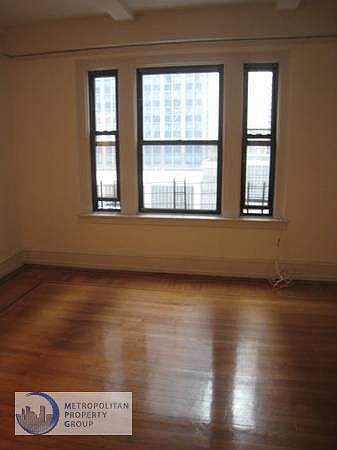 2nd image of 140 W 55th St APT 9D