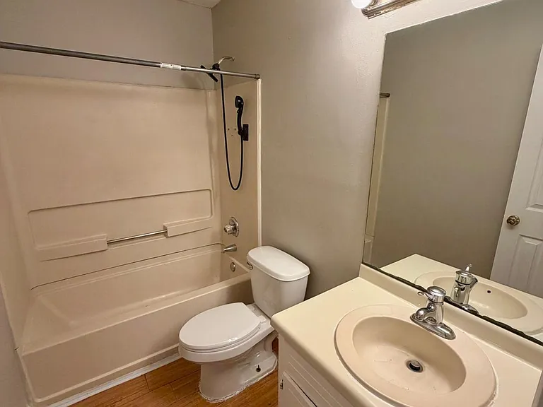 1780 Southgate Ln SE — Photo 12