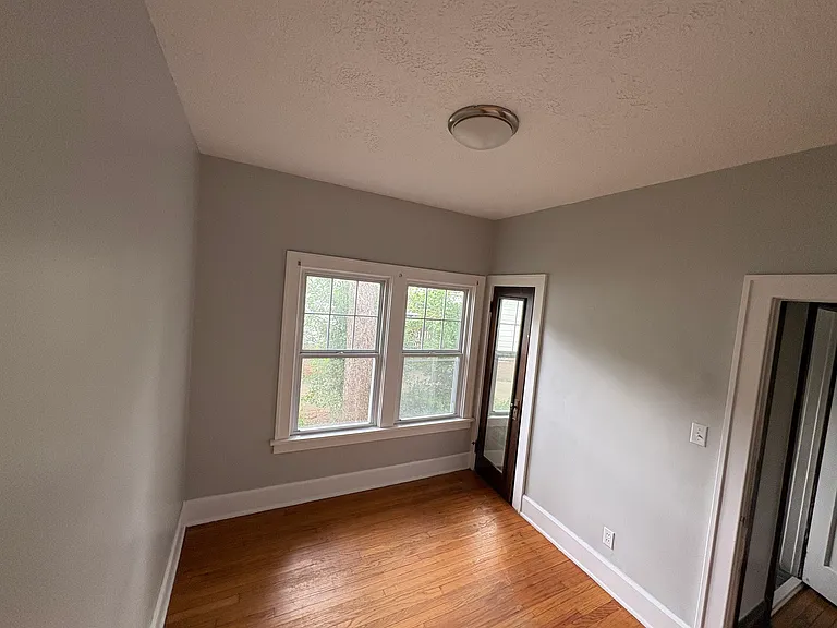 160 Talbot Dr — Photo 8