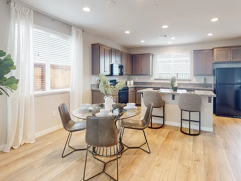 1590 Abundance Way — Photo 5
