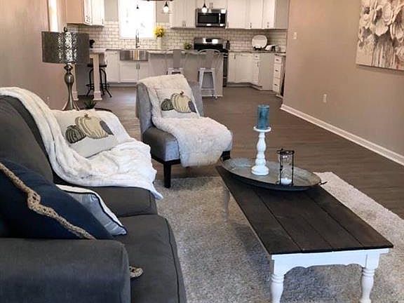 4th image of 407 Sid Ln