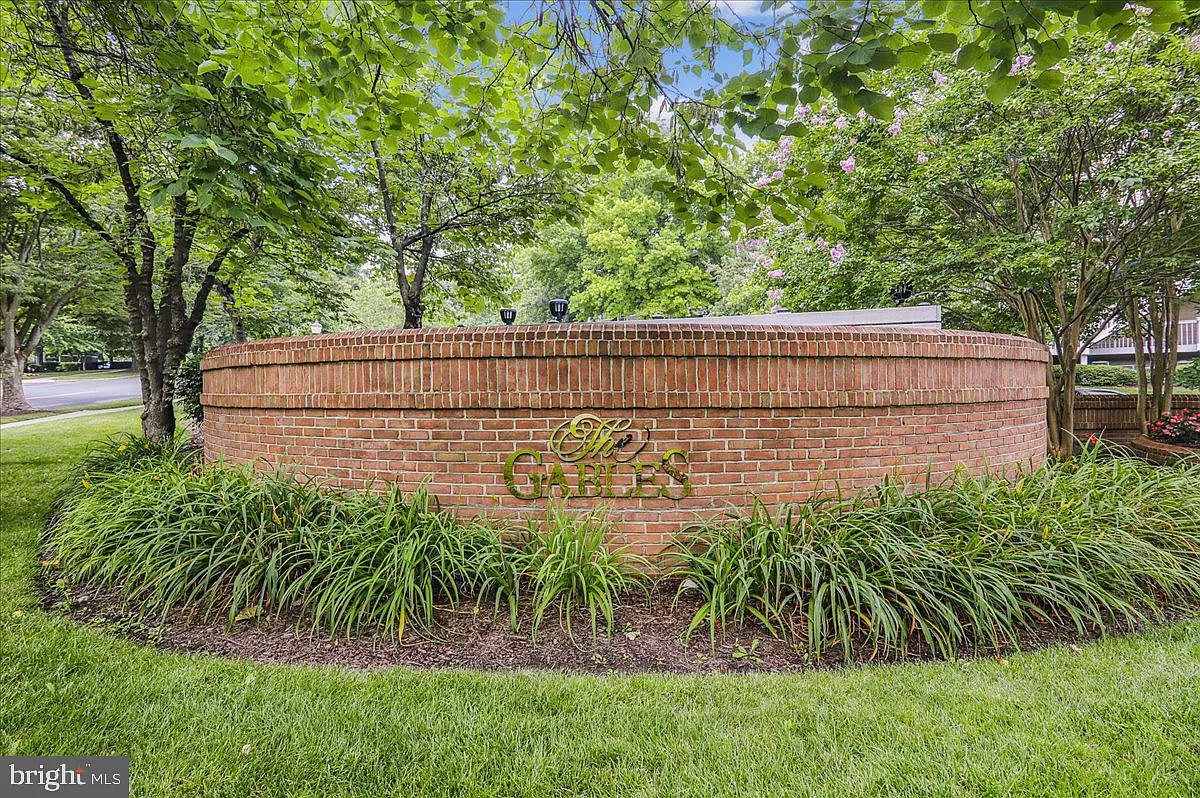 5800 Inman Park Cir — Photo 2