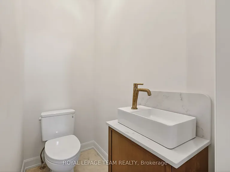 608 Tweedsmuir Ave #A — Photo 15