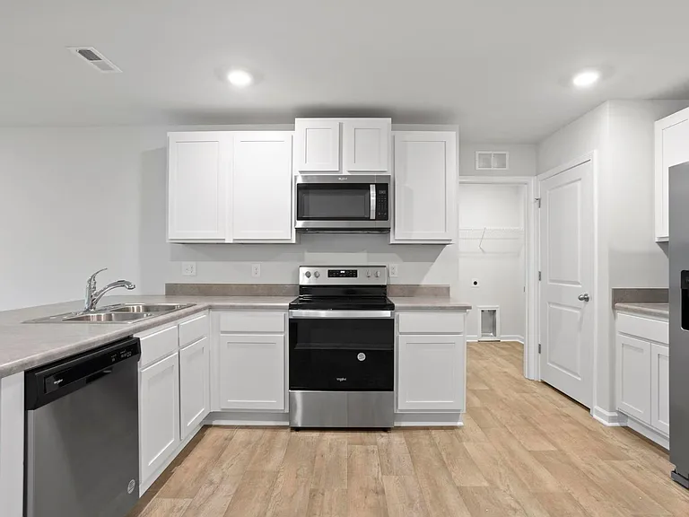 111 Cassidy Ln — Photo 4
