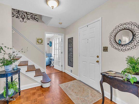 4th image of 111 Harding Road