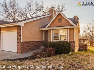 911 Connecticut Ave, Manhattan, KS 66502