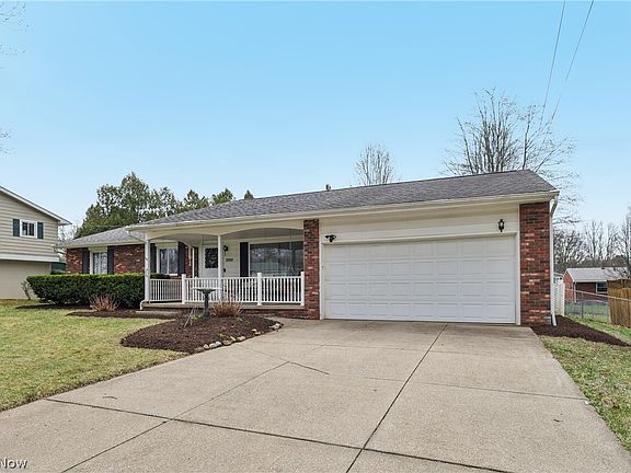 2nd image of 2992 Greenridge Rd