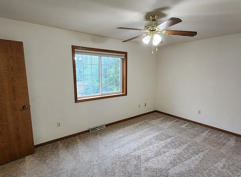 3 bedroom Ranch — Photo 26