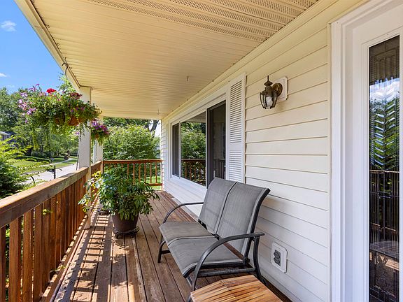 3rd image of 5374 Gingeridge Ln