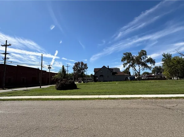 28 E Federal St, Niles, OH 44446