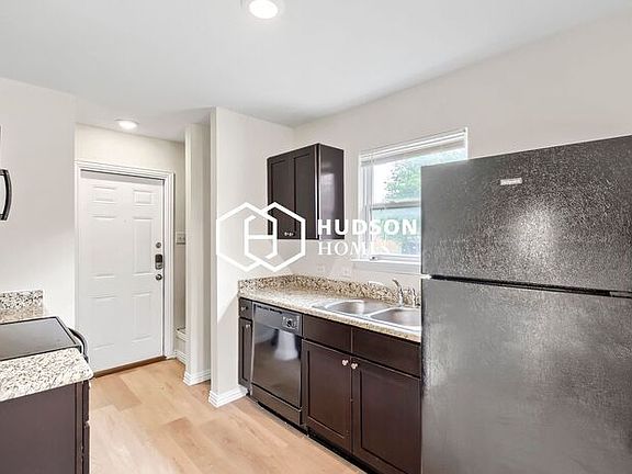 5th image of 1600 Lucile Ave