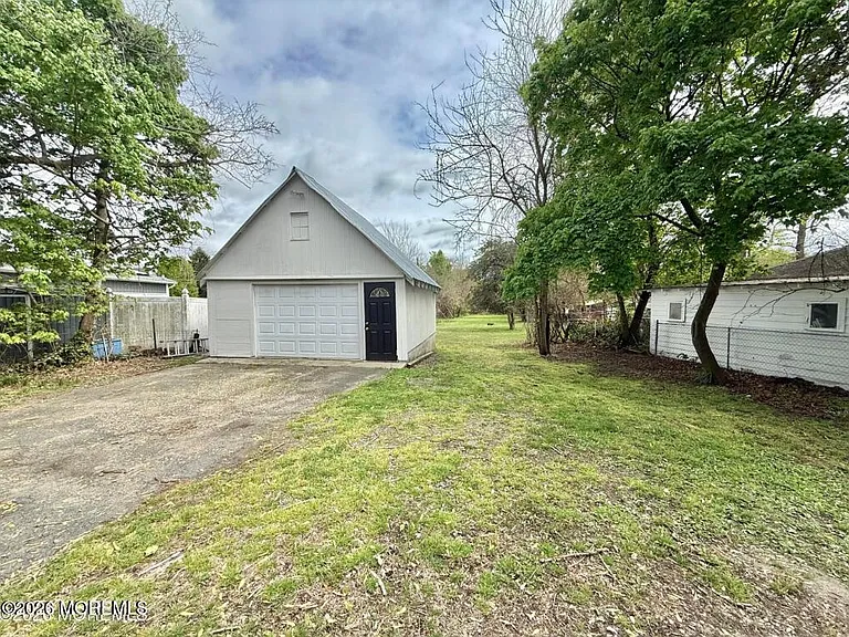 30 Maple Ave — Photo 4