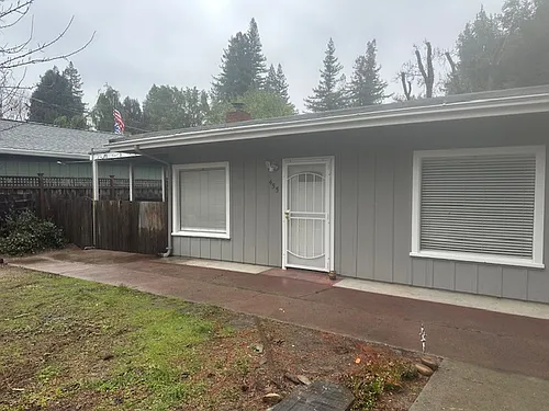 455 Maple Ave Photo 1
