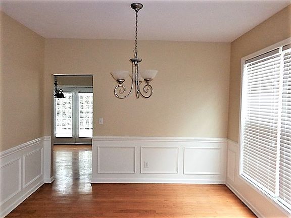 4th image of 157 Autry Ave