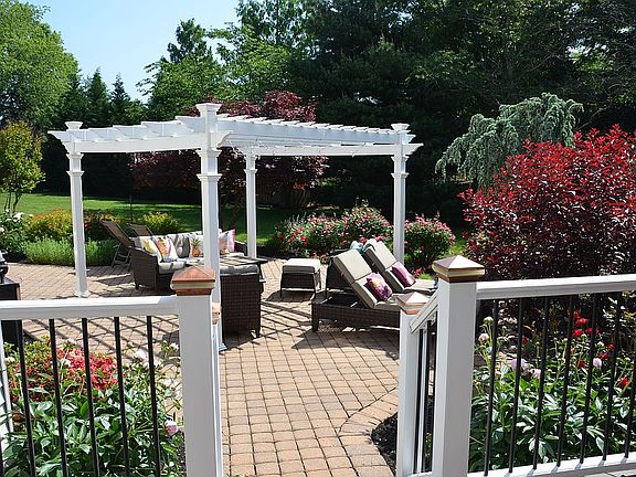 4th image of 33 Ginnie Ln
