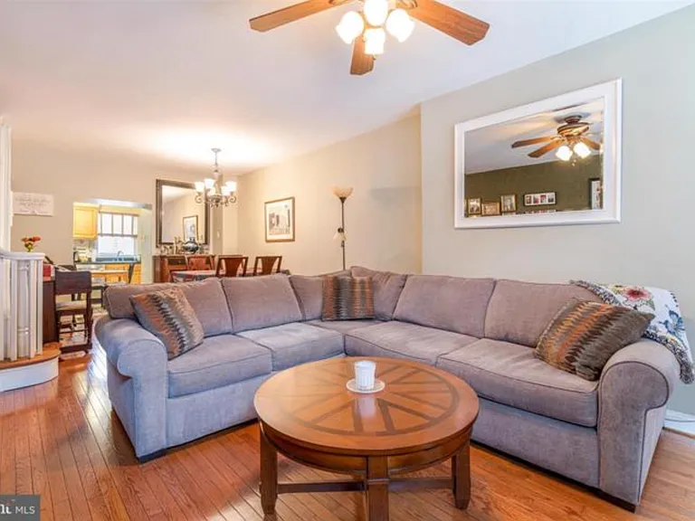 213 Daly St — Photo 2
