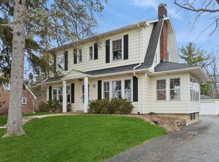 917 Division St, Lisle, IL 60532