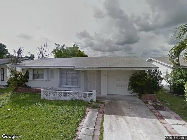 4722 NW 50th Ct