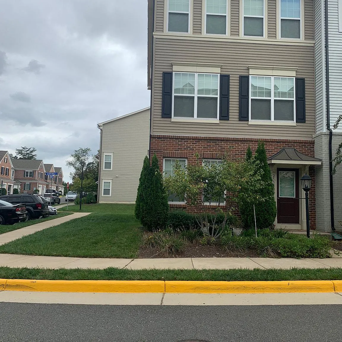 3 bed, 2.5 bath, 2000 sqft, $2,950 — Photo 1