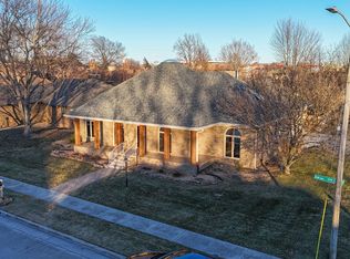 3038 S Oak Ave, Springfield, MO 65804