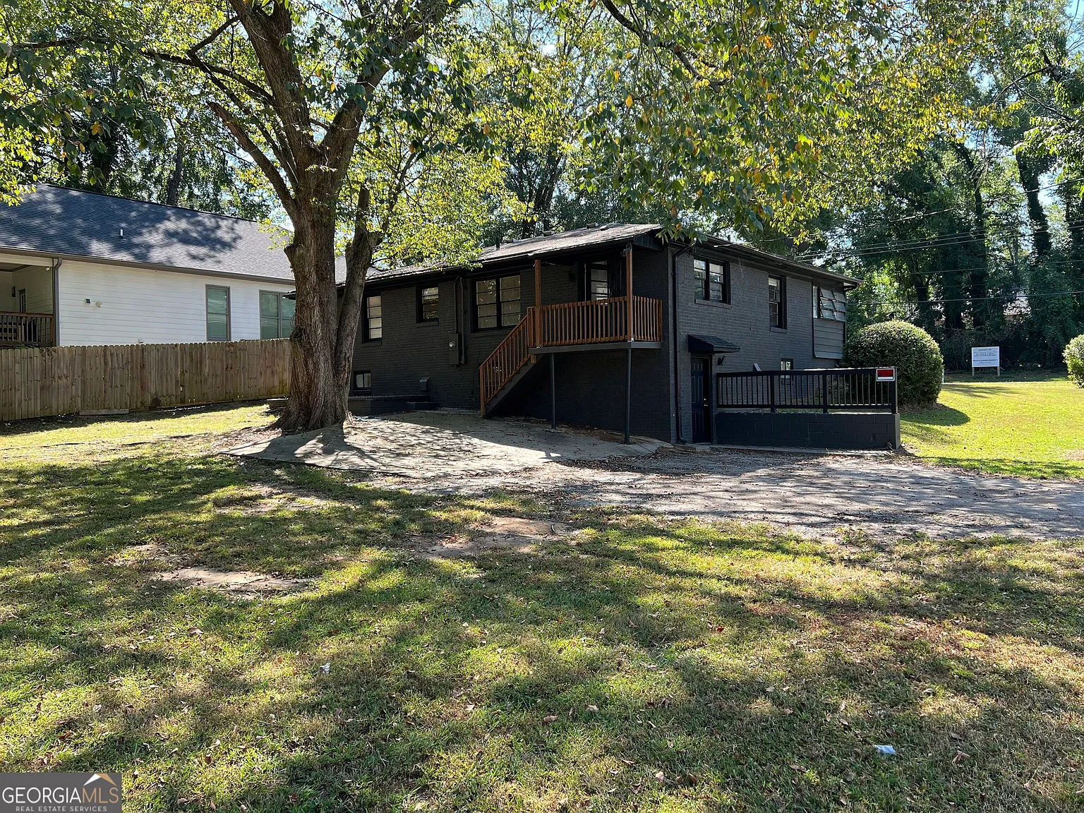 3 bed, 1.0 bath, $1,275 — Photo 1