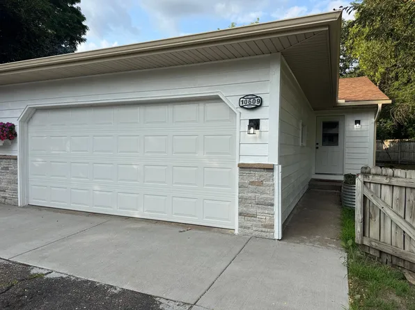 10609 Hummingbird St NW, Coon Rapids, MN 55433