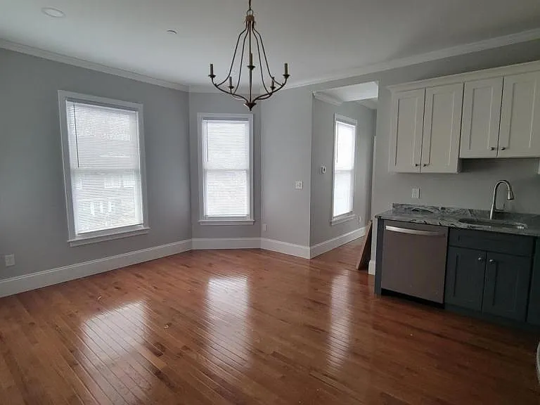 761 Highland Ave #5 — Photo 2