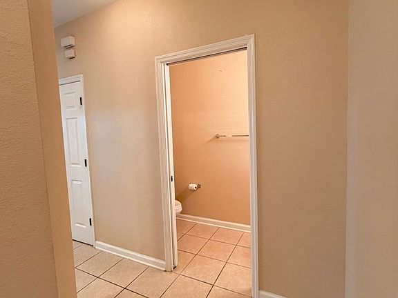 4th image of 1320 Hendrix Rd APT 207