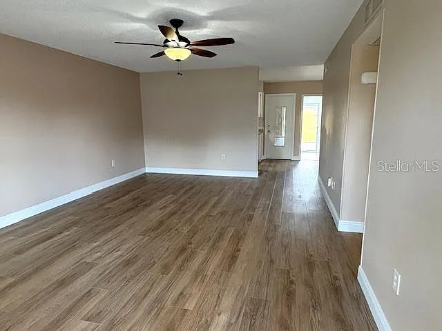 1005 Rickenbacker Dr — Photo 3