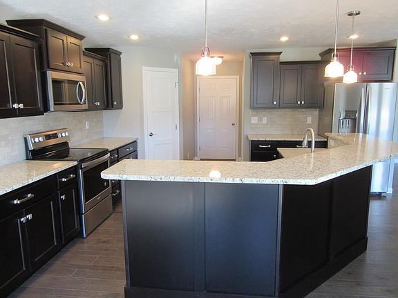 5th image of 409 W Green St