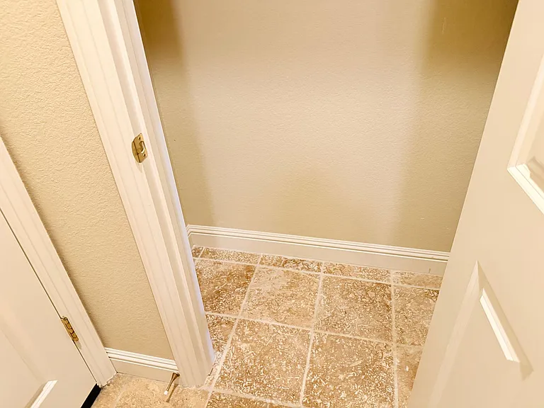 1014 Gamay Dr — Photo 8