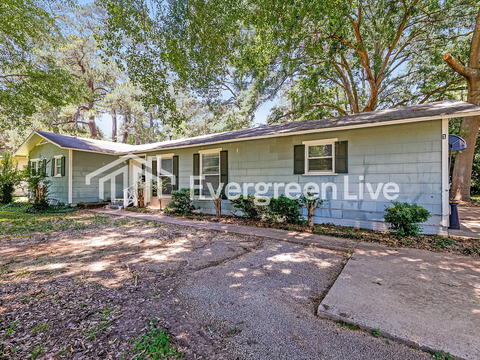3 bed, 2.0 bath, 1794 sqft, $1,295 — Photo 2