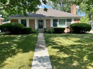 2246 Covert Rd, Glenview, IL 60025