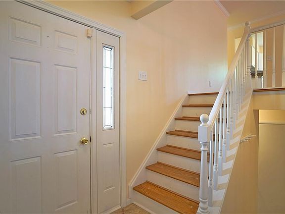 4th image of 3823 Silverwood Dr