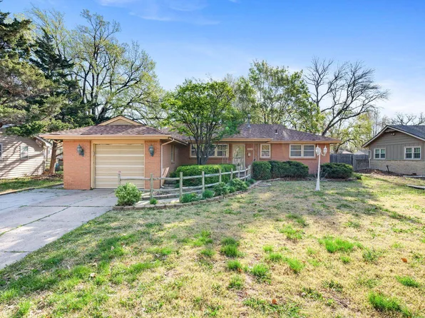 1310 N Westview Dr, Derby, KS 67037