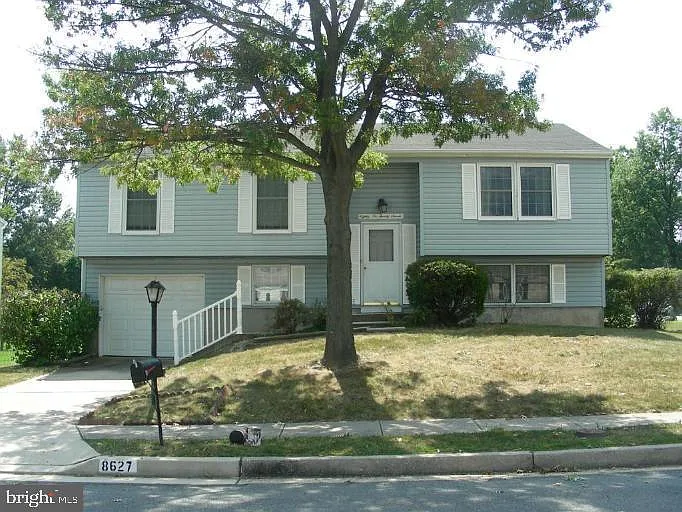 4 bed, 2.5 bath, 2240 sqft, $2,500 — Photo 1