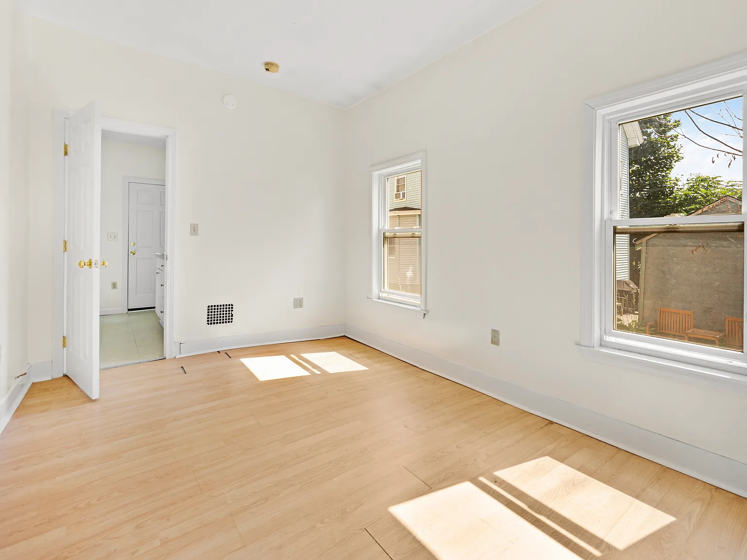 1 bed, 885 sqft, $2,270 — Photo 1