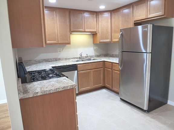 4th image of 1433 Millbrook Ct #1433