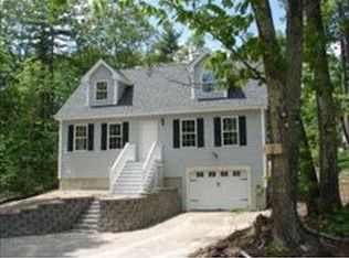 5 3rd St, Windham, NH 03087