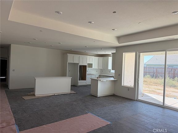 5th image of 464 Aaron Ct