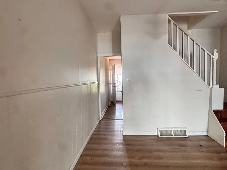 222 E Franklin St — Photo 6