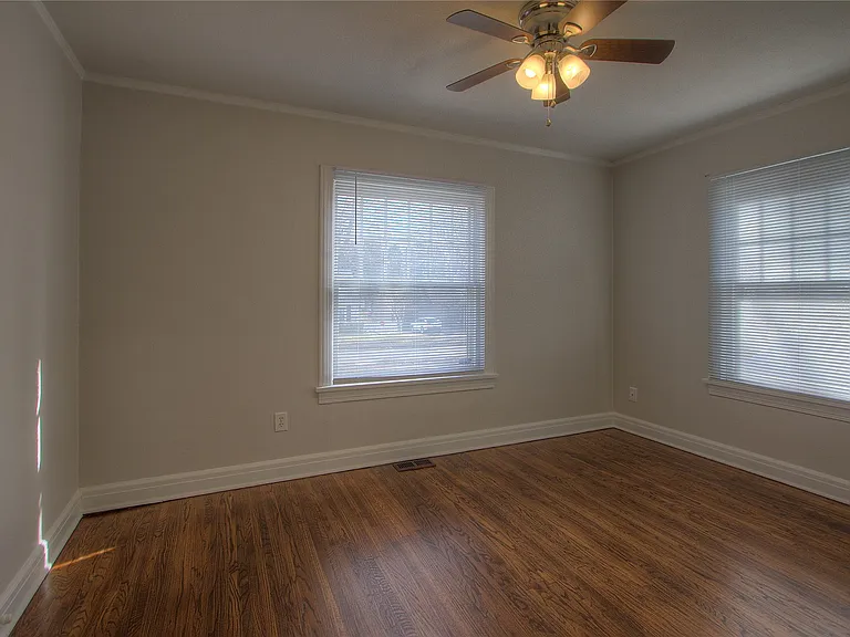 1316 S Knoxville Ave — Photo 13