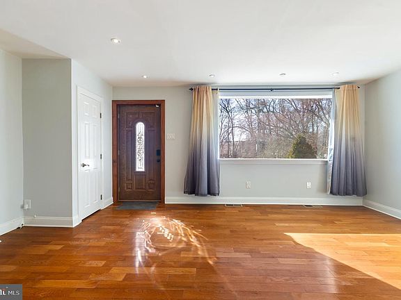 3rd image of 3511 Newberry Rd