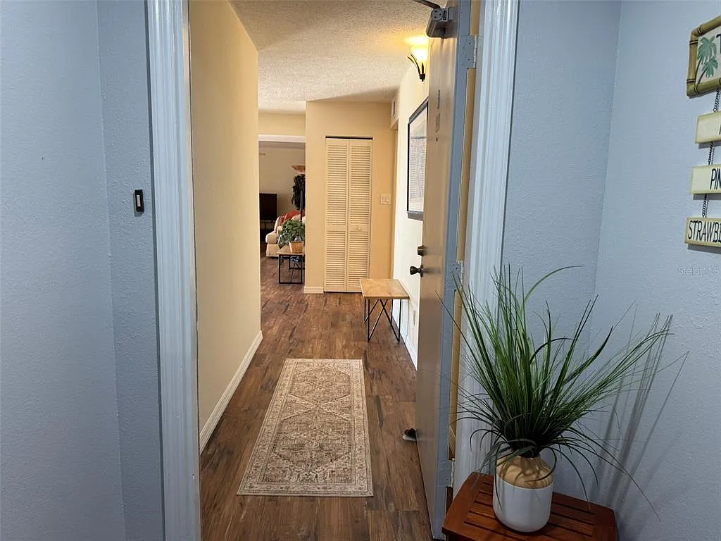 Building Photo - 25188 Marion Ave #D-306
