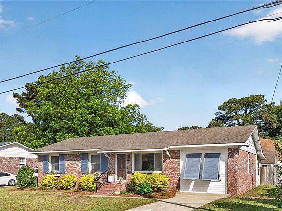 3rd image of 1554 Westwood Dr